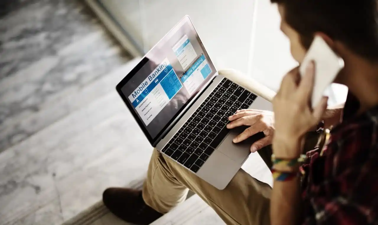 Customer Service vs Customer Experience: Two Approaches Working Together